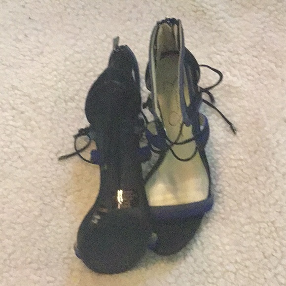 Jessica Simpson High Heel Zip Back - Picture 2 of 6